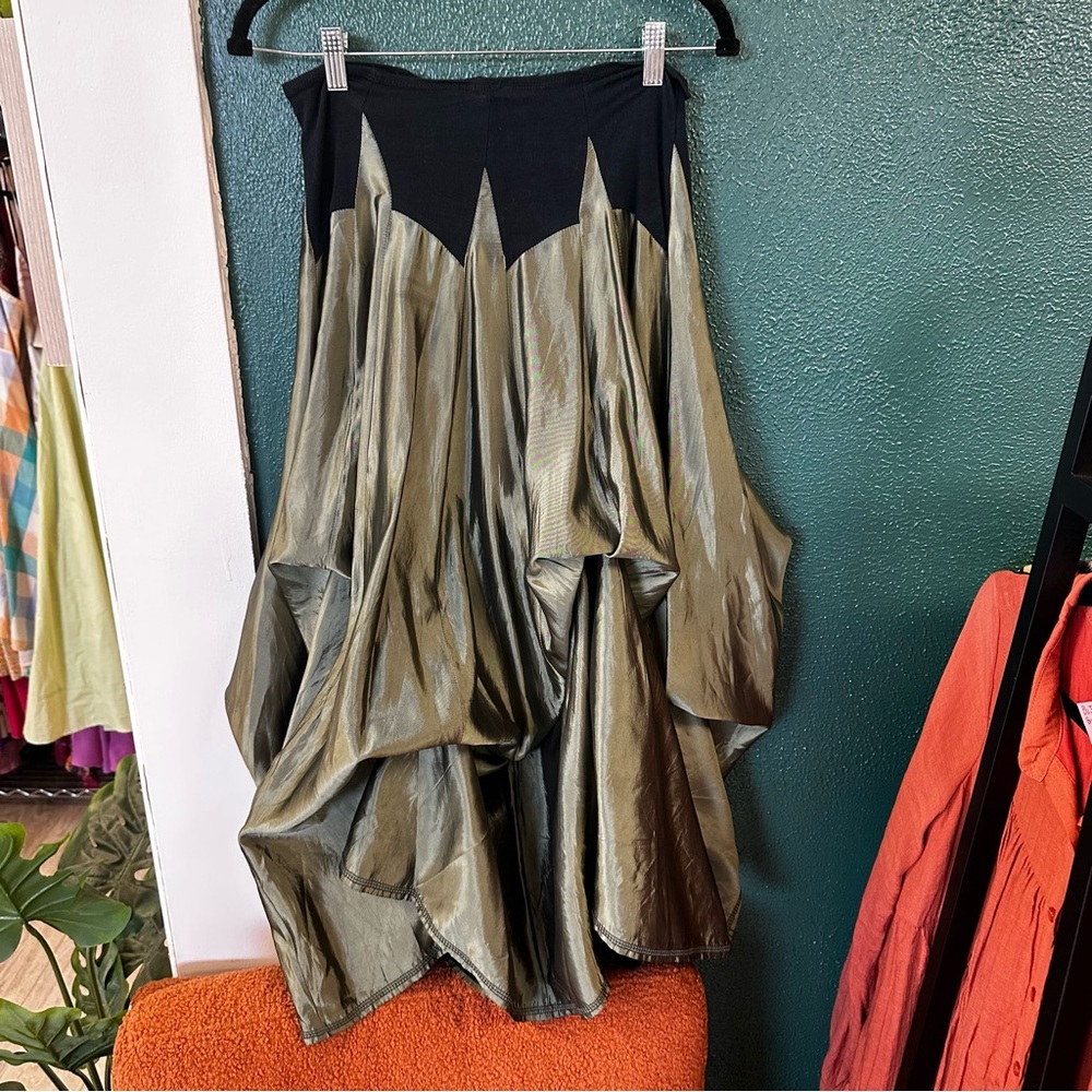 Vintage Magdalena California USA green satin skirt - Picture 4 of 8